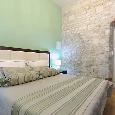 Palace Augubio Split Room photo