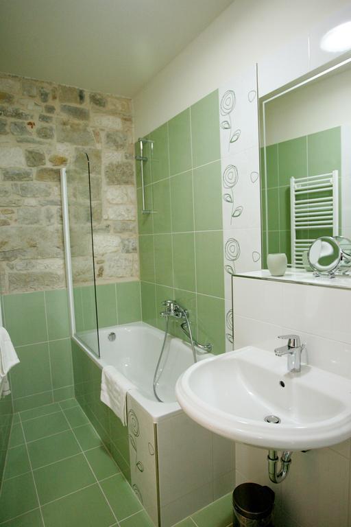 Pensión Palace Augubio 4*